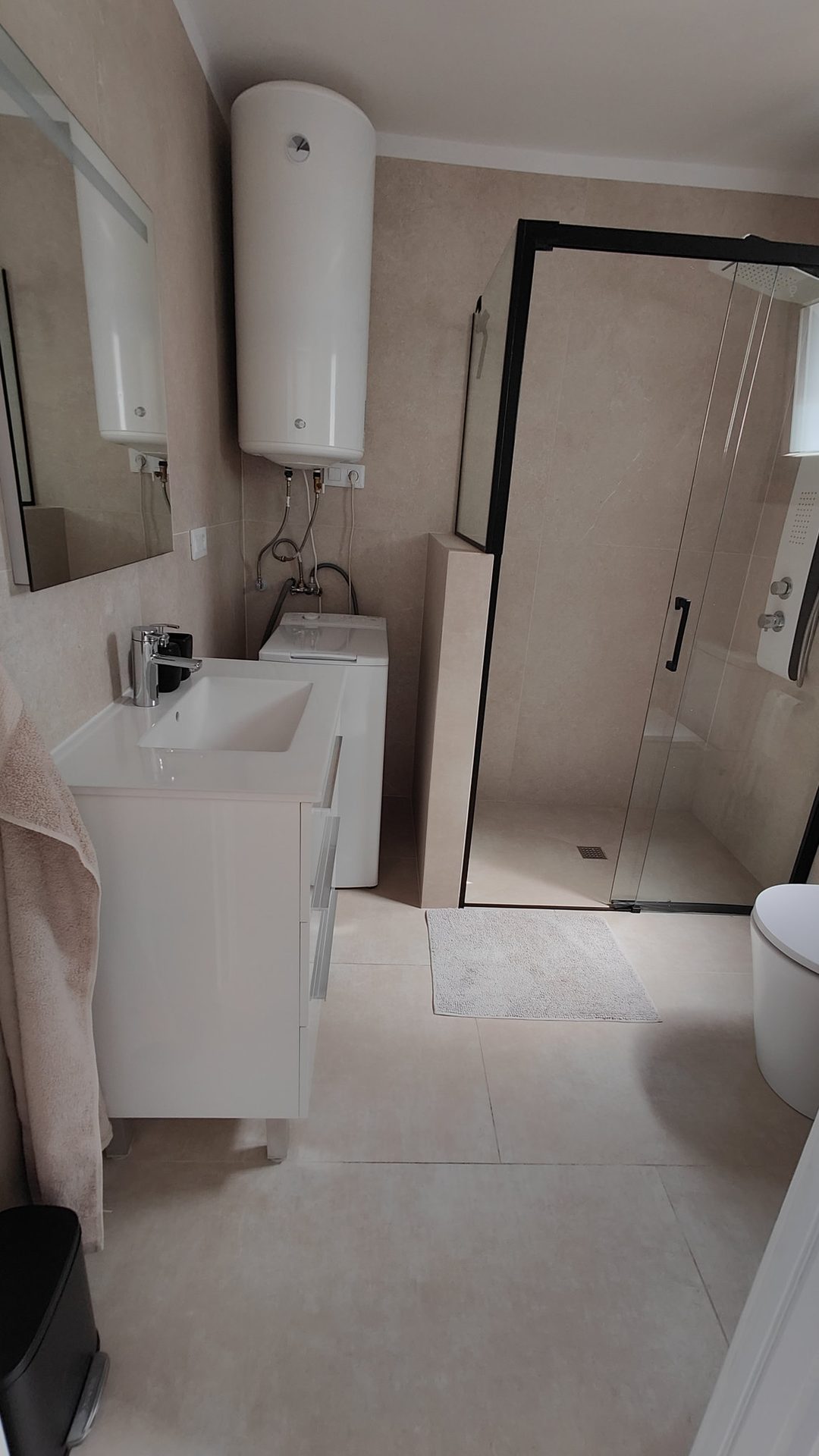Smaller bathroom by the entrance